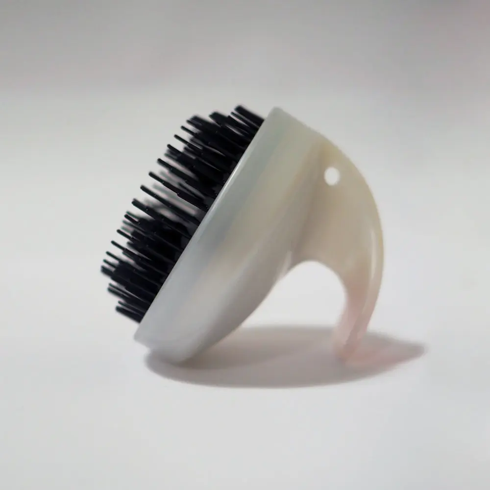 CRAZY POUSS – Brosse Soin